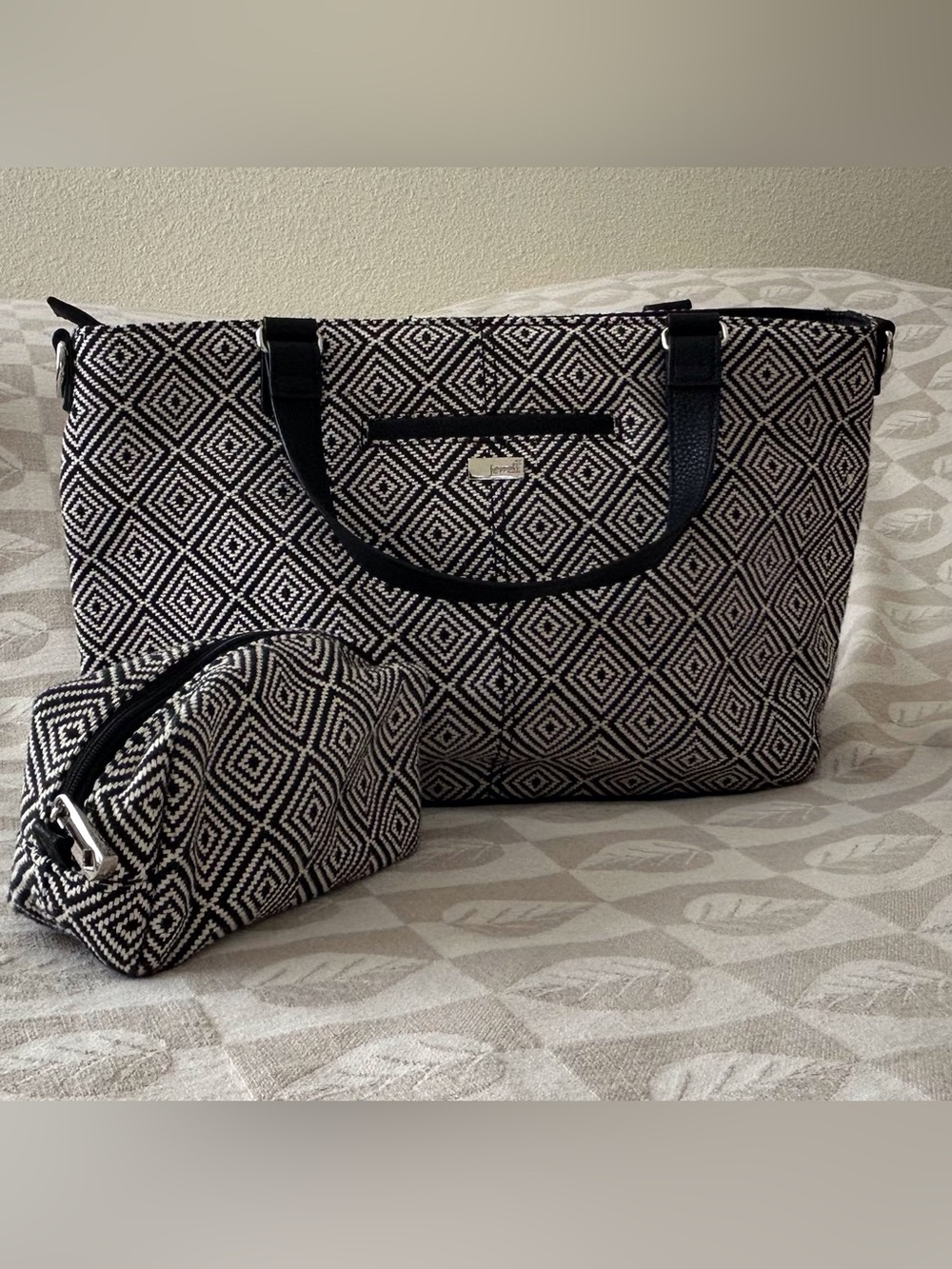 Thirty-One Jewell Miles of Style Black & White Purse - Graphic Weave Diamond
